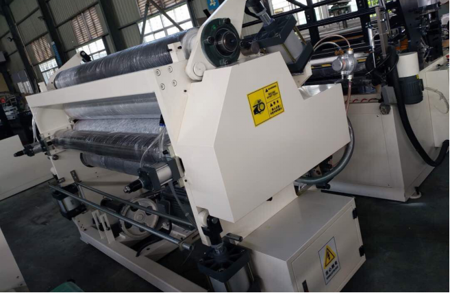 PLC Wallboard Rewinding Máy làm khăn giấy vệ sinh 7,5KW 2 chân đế 9