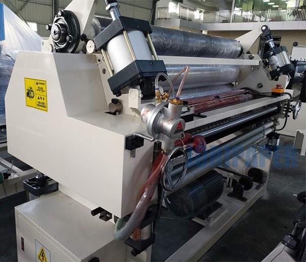 PLC Wallboard Rewinding Máy làm khăn giấy vệ sinh 7,5KW 2 chân đế 10