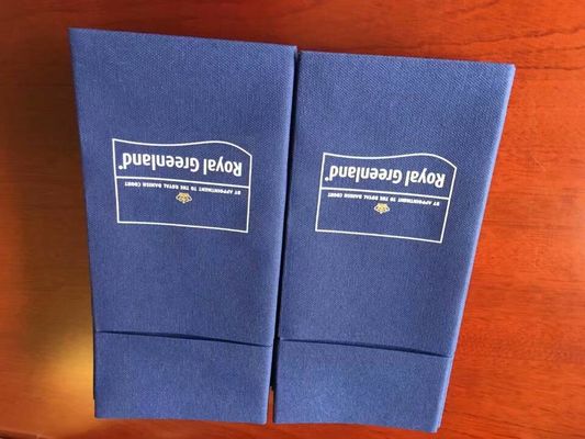 Máy dập nổi khăn ăn tối màu đen gấp 2200 tờ / tối thiểu